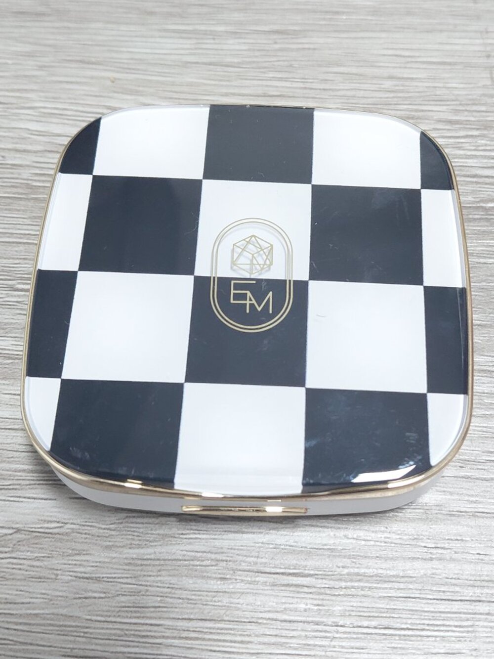 EM Cosmetics Portrait Mode Refining Setting Powder Sheer